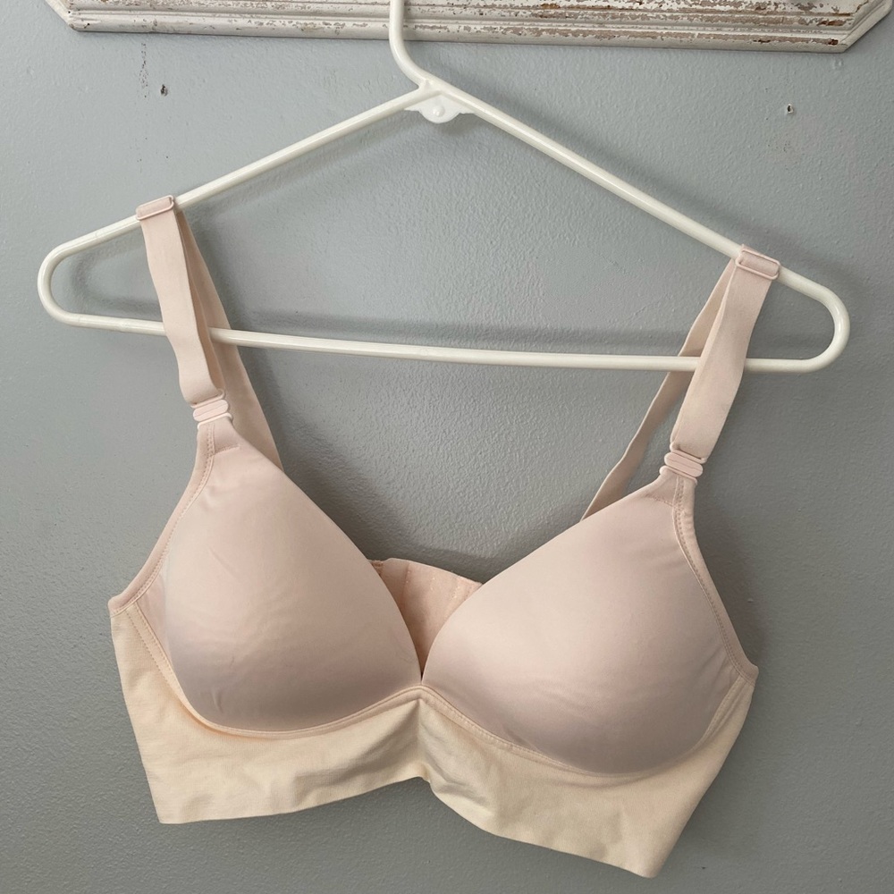 Brand new with tags Warner’s bra.
